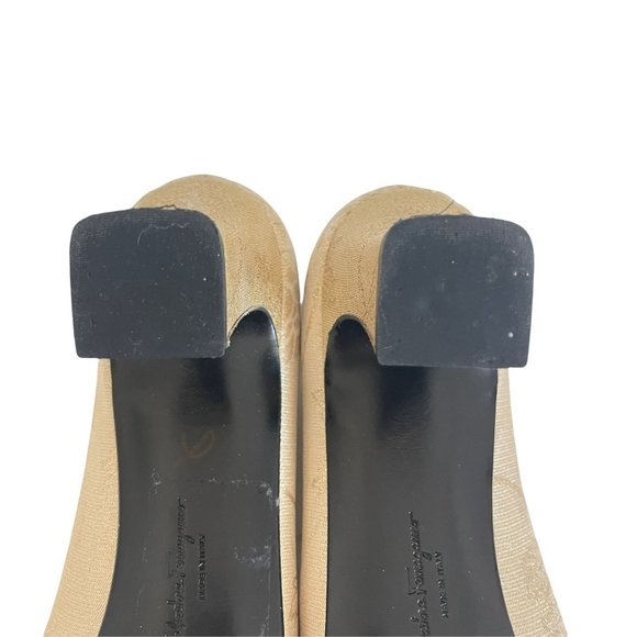 Salvatore Ferragamo Grezzo Gold Heels, DQ66147 Size 7.5 2a - Picture 3 of 9